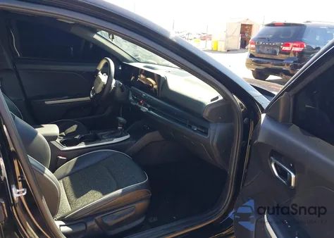 2025 Kia K4 Gt-Line из США, поврежденный, VIN 3KPFW4DE6SE057545